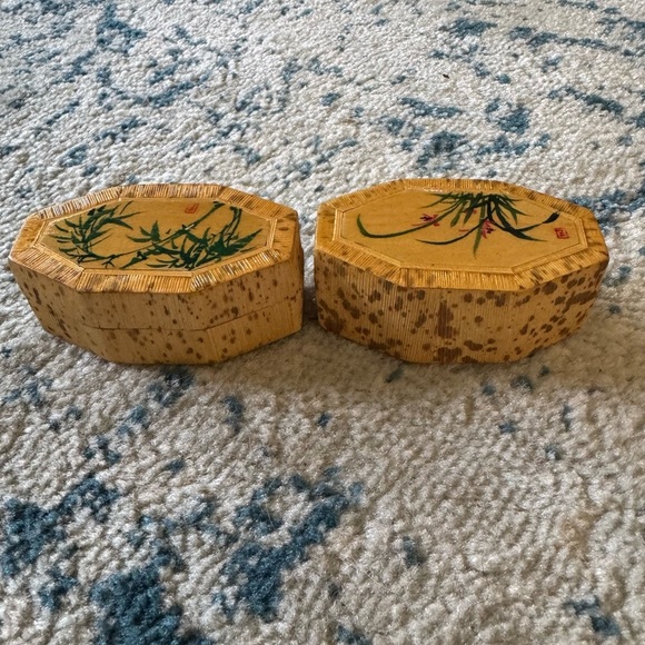 Two vintage bamboo trinket Asian boxes green silk lined hand painted small - Picture 8 of 8
